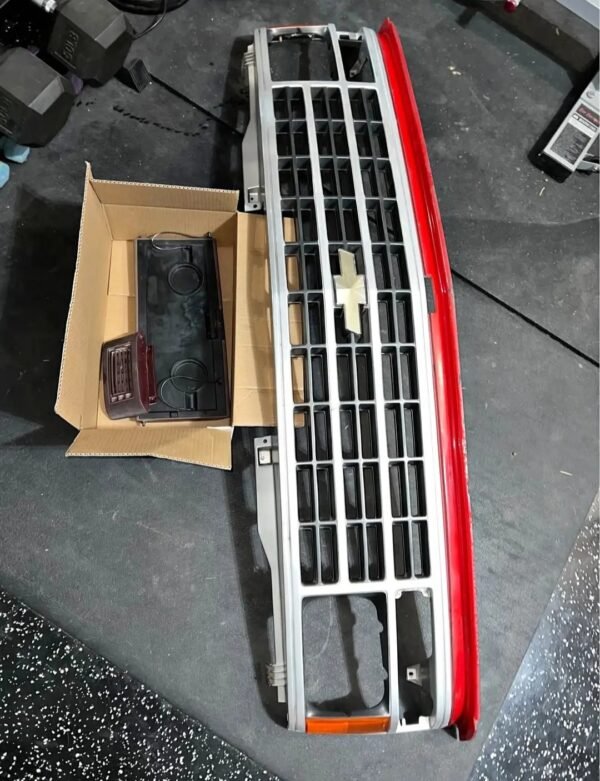 1973-1974 Chevy C10 K10 OEM Front Grille GM 6262157 Squarebody Chrome
